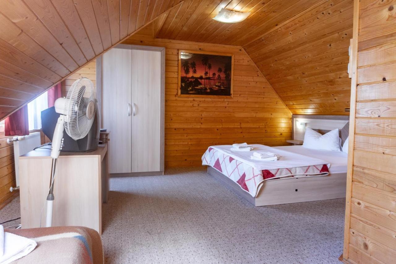 Casa De Vacanta Roua Diminetii 贝克良 外观 照片