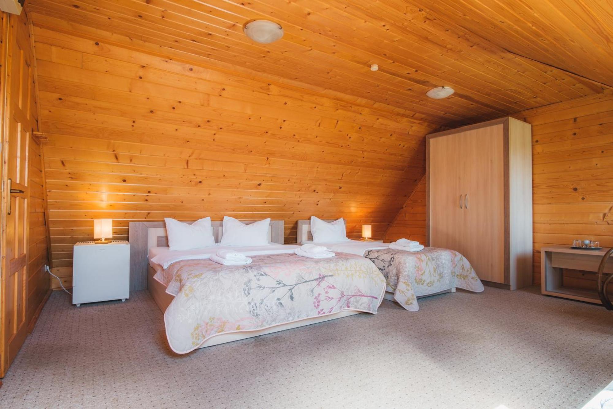 Casa De Vacanta Roua Diminetii 贝克良 外观 照片