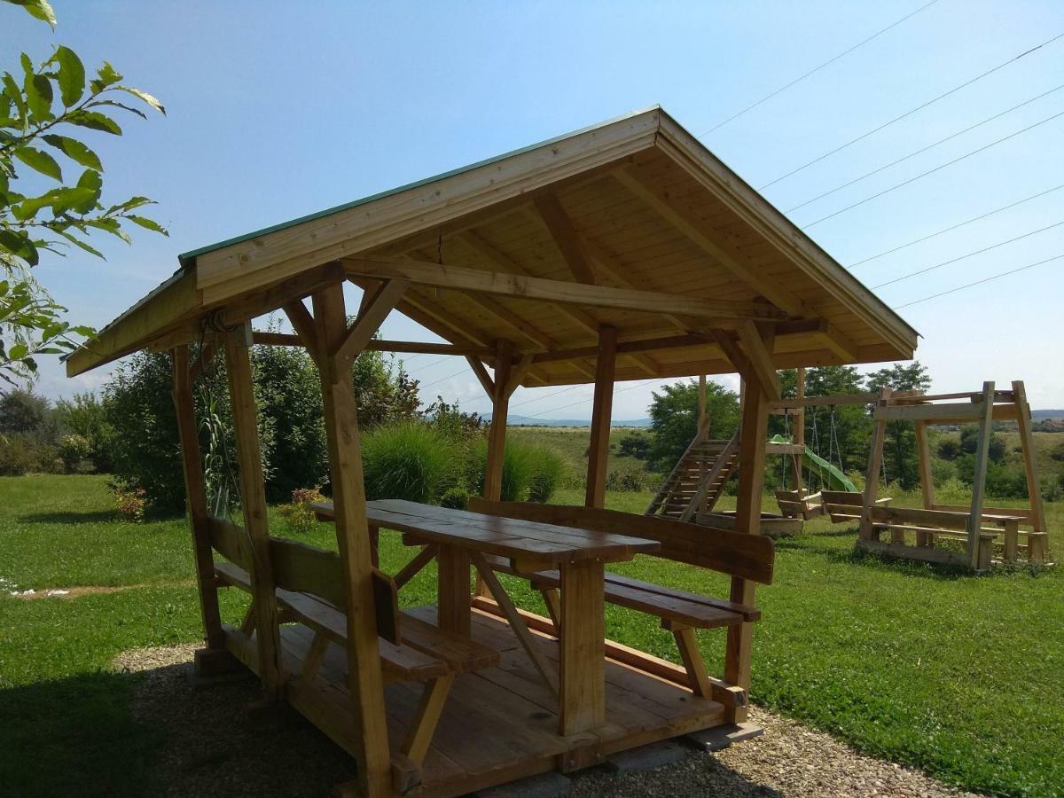 Casa De Vacanta Roua Diminetii 贝克良 外观 照片
